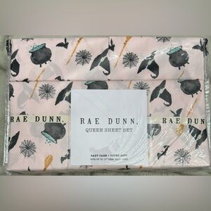 RAE DUNN PINK HALLOWEEN 4PC QUEEN SHEET SET W/ WITCH HATS, CAULDRONS, BROOM, BAT